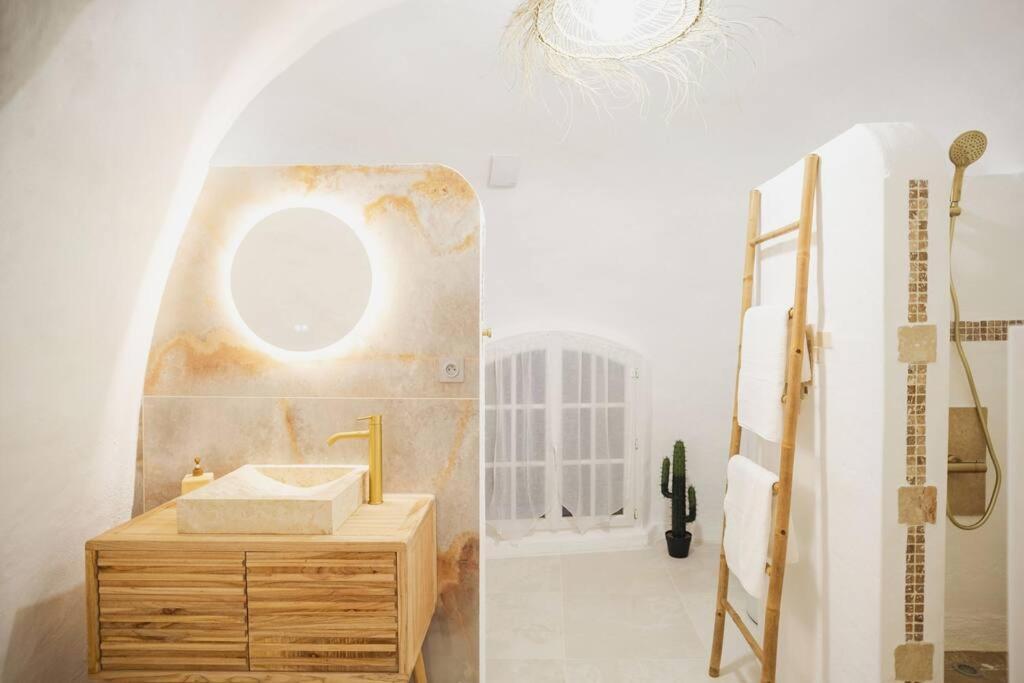 Le Temple D'aphrodite, Avec Apartment Vienne (Isere)